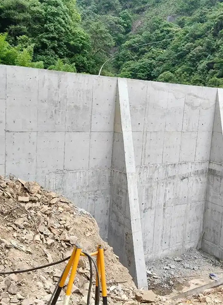 安阳滑县重力式挡土墙